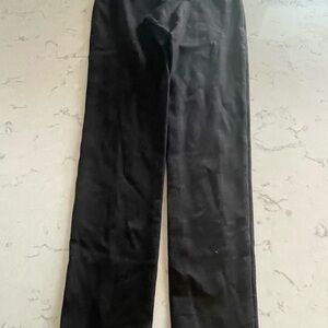 T Tahari Black Cropped Ankle Pants. Item # 11373